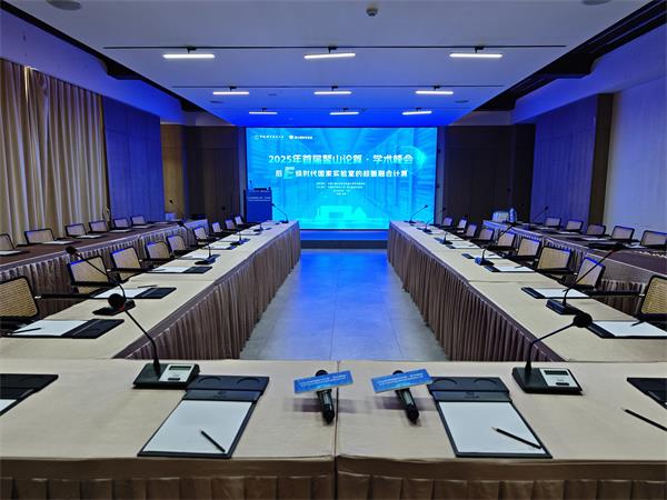 斯百德团队布置活动现场